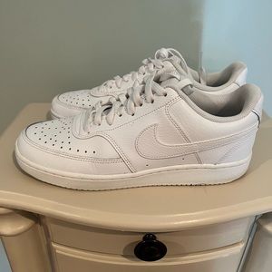 Women Nike Court Vision Low